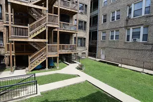 3919 N Fremont St, Chicago, IL 60613 - Photo 10