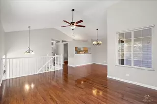 1712 Middlebury Dr, Aurora, IL 60503 - Photo 6
