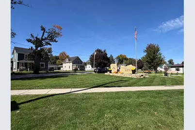 721 S Logan Street, Lena, IL 61048 - Photo 2