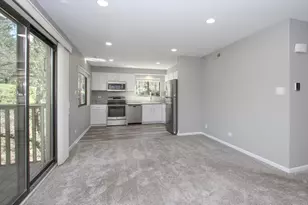 746B Oak Hill Rd, Lake Barrington, IL 60010 - Photo 6