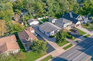 4517 Belmont Rd, Downers Grove, IL 60515 - Photo 2