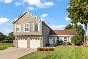 1901 Clydesdale Dr, Wheaton, IL 60189 - Photo 2