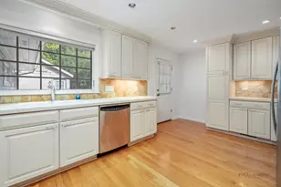 20 W Old Elm Rd, Lake Forest, IL 60045 - Photo 10