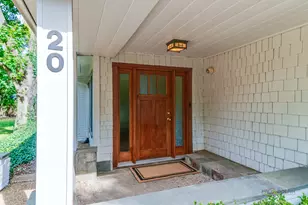 20 W Old Elm Rd, Lake Forest, IL 60045 - Photo 4