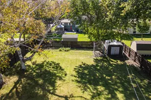131 Locust St, Oswego, IL 60543 - Photo 24