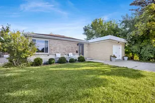 1520 Oakton St, Park Ridge, IL 60068 - Photo 4