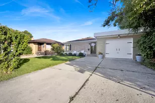 1520 Oakton St, Park Ridge, IL 60068 - Photo 2