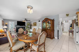 958 Fremont St, Bartlett, IL 60103 - Photo 8