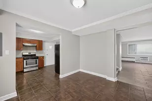 2710 W Lunt Ave, Chicago, IL 60645 - Photo 10