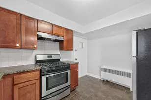 2710 W Lunt Ave, Chicago, IL 60645 - Photo 12