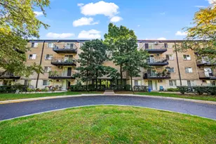 1215 N Waterman Ave, Arlington Heights, IL 60004 - Photo 1