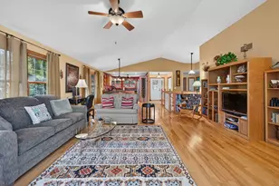 1938 Baintree Rd, Davis, IL 61019 - Photo 10