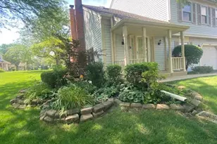 2635 College Hill Cir, Schaumburg, IL 60173 - Photo 2
