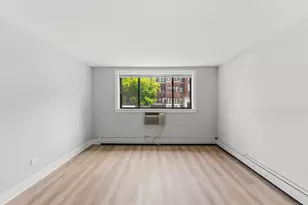 6758 N Sheridan Ave, Chicago, IL 60626 - Photo 2