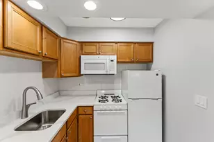 6758 N Sheridan Ave, Chicago, IL 60626 - Photo 4