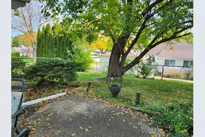 25 Emerson Drive, Schaumburg, IL 60194 - Photo 28