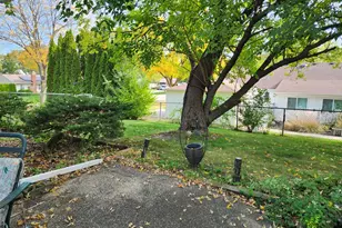 25 Emerson Dr, Schaumburg, IL 60194 - Photo 28