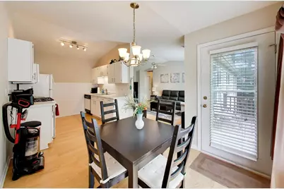 1107 Canterbury Court #D, Elgin, IL 60120 - Photo 8