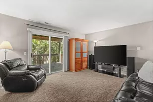 8206 Sierra Woods Ct, Carpentersville, IL 60110 - Photo 24
