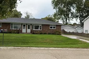 912 Luther Dr, Wilmington, IL 60481 - Photo 1
