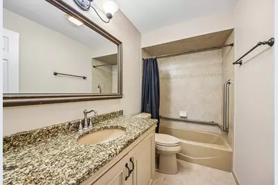 701 Lake Hinsdale Drive #201, Willowbrook, IL 60527 - Photo 16