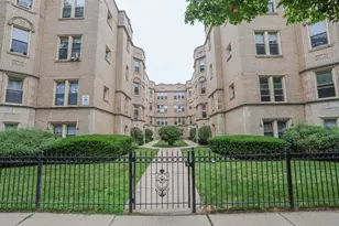 7447 N Claremont Ave, Chicago, IL 60645 - Photo 1