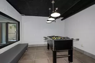 7710 N Sheridan Rd, Chicago, IL 60626 - Photo 8