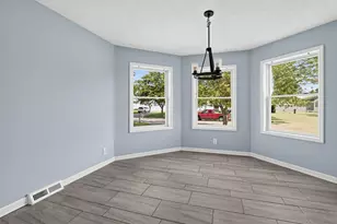 152 E 1st St, Manteno, IL 60950 - Photo 28