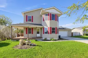 152 E 1st St, Manteno, IL 60950 - Photo 2