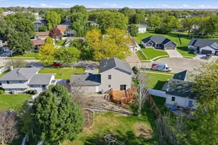 152 E 1st St, Manteno, IL 60950 - Photo 6