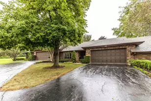822 Brian Ct, Gurnee, IL 60031 - Photo 1