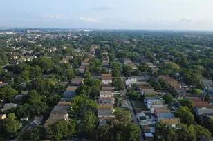 8322 S Burnham Ave, Chicago, IL 60617 - Photo 16
