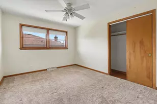504 E Butterfield Rd, Elmhurst, IL 60126 - Photo 8