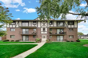 11042 S Theresa Circle, Palos Hills, IL 60465 - Photo 2