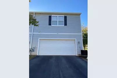 201 Springbrook Trail S, Oswego, IL 60543 - Photo 2