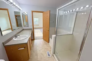 2534 Hillsboro Blvd, Aurora, IL 60503 - Photo 14