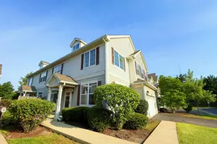 2534 Hillsboro Blvd, Aurora, IL 60503 - Photo 2