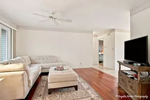 948 Wiltshire Dr, McHenry, IL 60050 - Photo 4