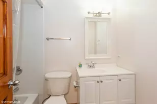8885 Dryden St, Woodridge, IL 60517 - Photo 20