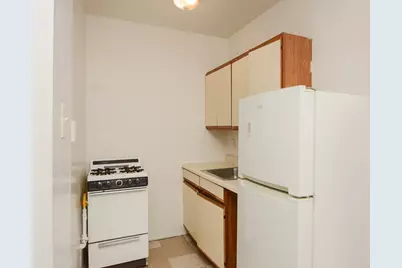 4060 N Kenmore Avenue #208, Chicago, IL 60613 - Photo 2