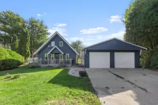 4686 E 2351st Rd, Lake Holiday, IL 60552 - Photo 2