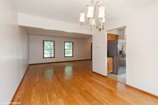 8885 Dryden St, Woodridge, IL 60517 - Photo 6
