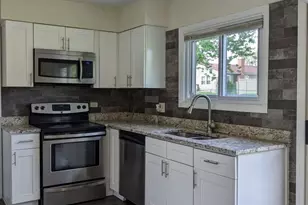 508 Bristol Ln, Schaumburg, IL 60194 - Photo 4