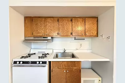 4060 N Kenmore Avenue #302, Chicago, IL 60613 - Photo 4