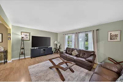 824 Dolores Drive, Bensenville, IL 60106 - Photo 2