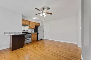 7450 N Greenview Ave, Chicago, IL 60626 - Photo 4