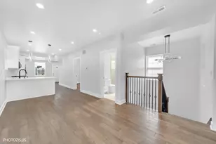8021 W 45th St, Lyons, IL 60534 - Photo 6
