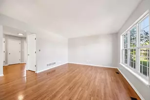 1084 Viewpoint Dr, Lake in the Hills, IL 60156 - Photo 8