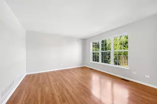 1084 Viewpoint Dr, Lake in the Hills, IL 60156 - Photo 6