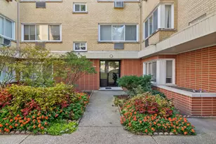 7315 N Oakley Ave, Chicago, IL 60645 - Photo 2